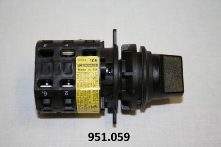 951.059.jpg